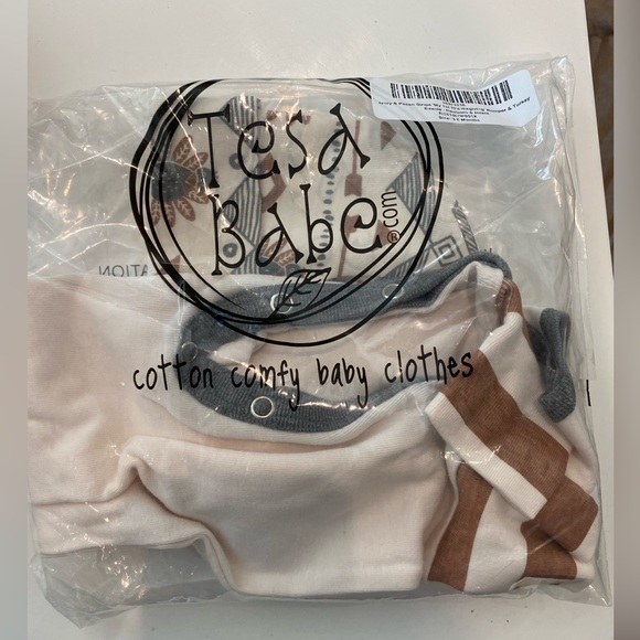 4/$20 My 1st Thanksgiving onesie and hat. New in bag. Never worn - Picture 2 of 4